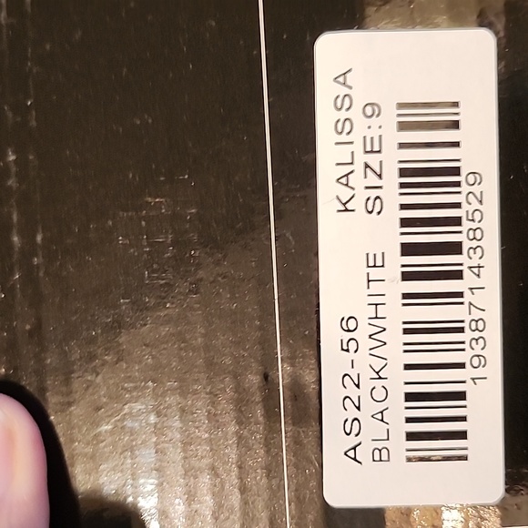 New in Box NY&Company Women's Kallisa Boots, Size 9 - Picture 9 of 11